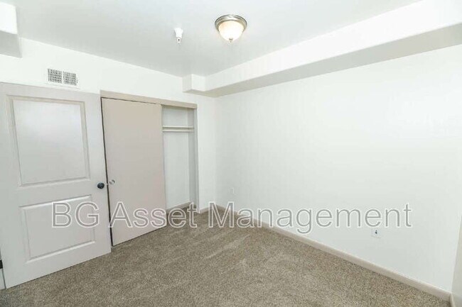 Building Photo - 1459 MacArthur Blvd
