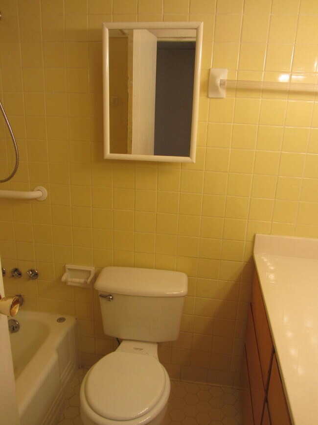 Building Photo - 300 Miracle Strip Pkwy