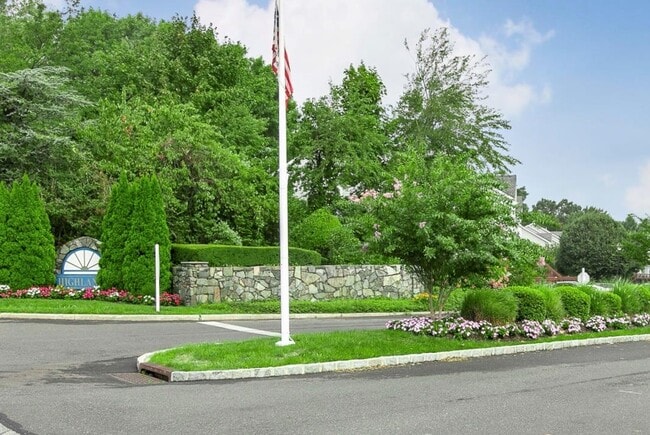 Building Photo - 163 Windward Ct S