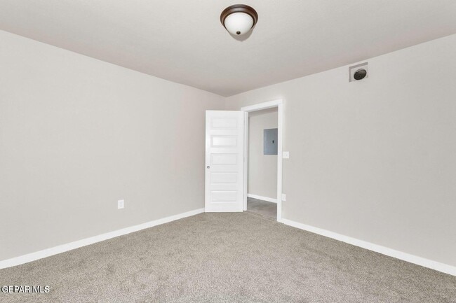 Building Photo - 8827 Mt Elbert Dr