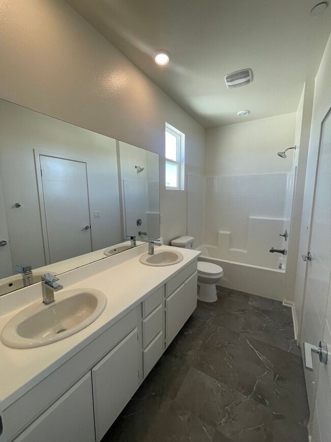 Building Photo - Upgraded & Spacious 4 Bedroom, 3.5 Bathroom Home