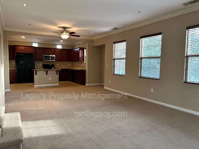 Building Photo - 5301 E Commerce Way