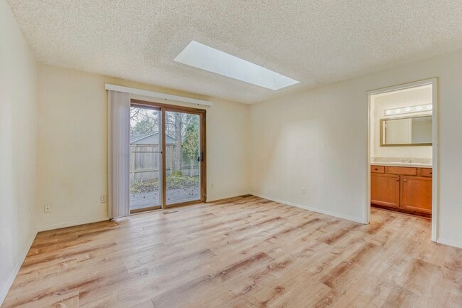 Building Photo - 1467 NW 176th Pl