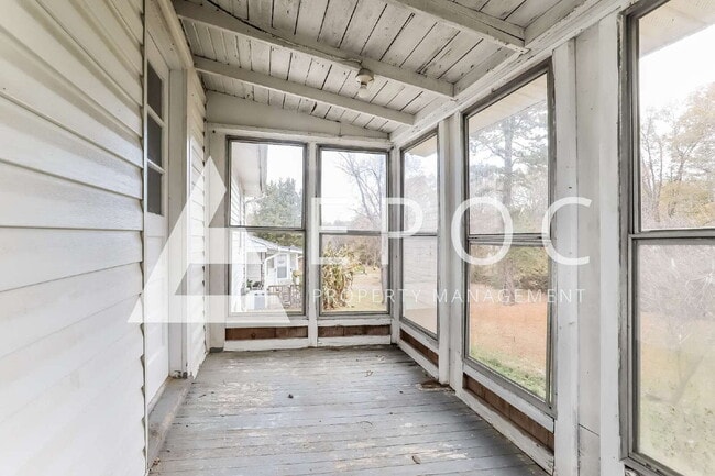 Building Photo - 507 Cox Ave