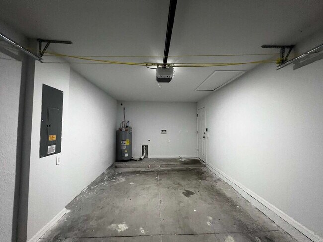 Building Photo - Move-In Special! Half Month FREE – APPLY by November 30th – Modern 3BR/2BA Duplex in Lehigh Acres...