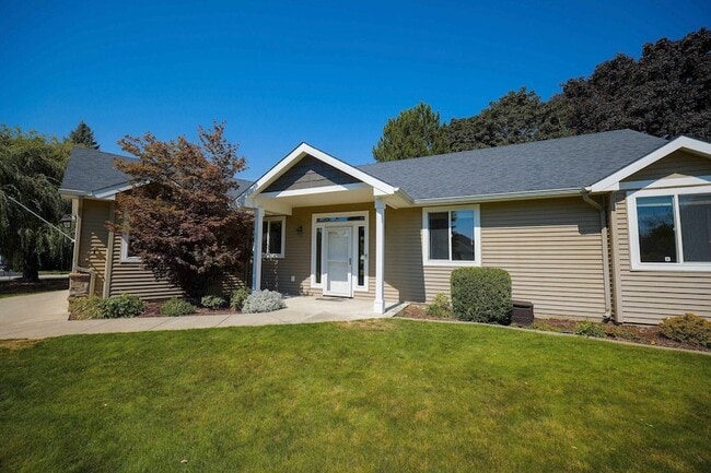 Building Photo - 716 N Vercler Rd