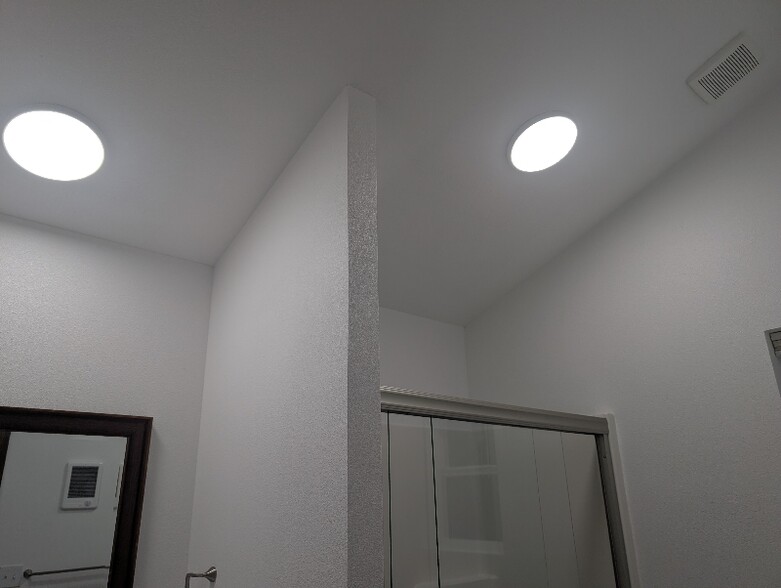 Building Photo - 320 S Toutle Rd