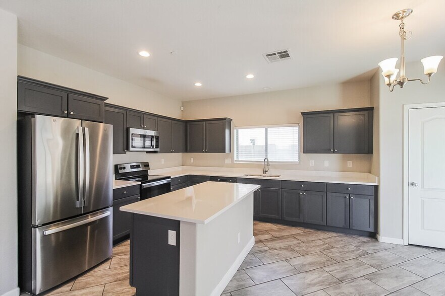 Building Photo - 17110 N 184th Dr