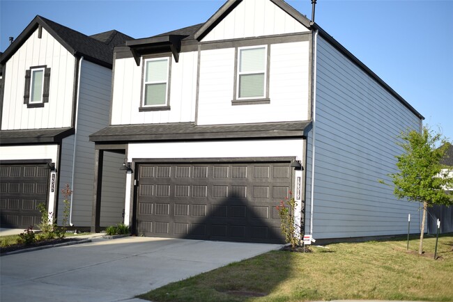 Primary Photo - 12319 Maria Heights Ct
