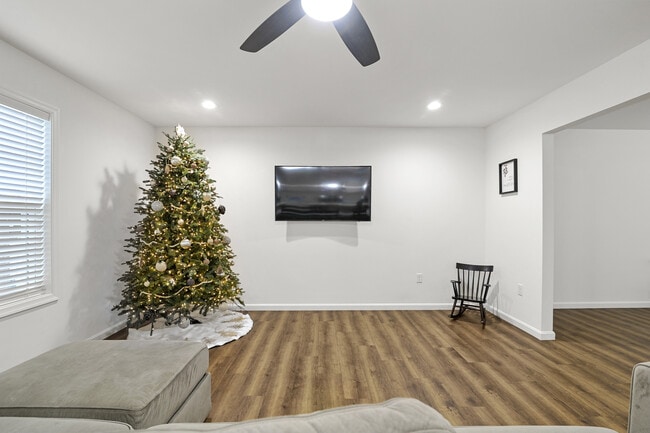 Building Photo - 100 Cilento Dr