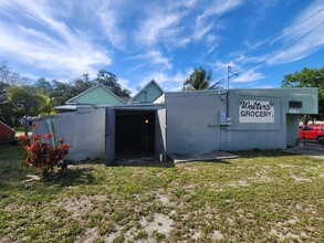 Building Photo - 1760 Park Ave