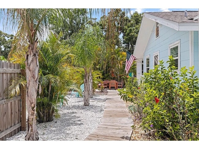 Building Photo - 4801 14th Ave S