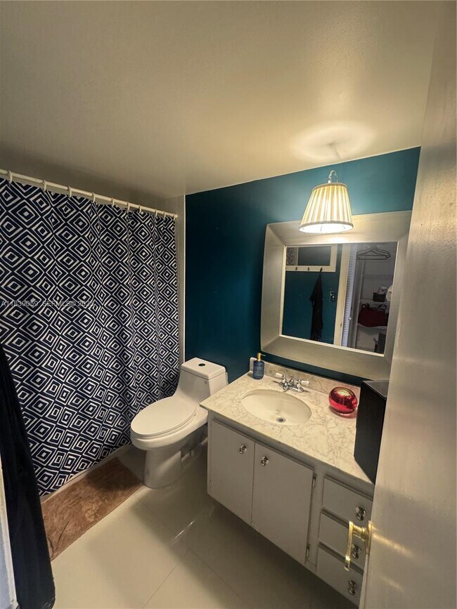 Building Photo - 5750 Collins Ave