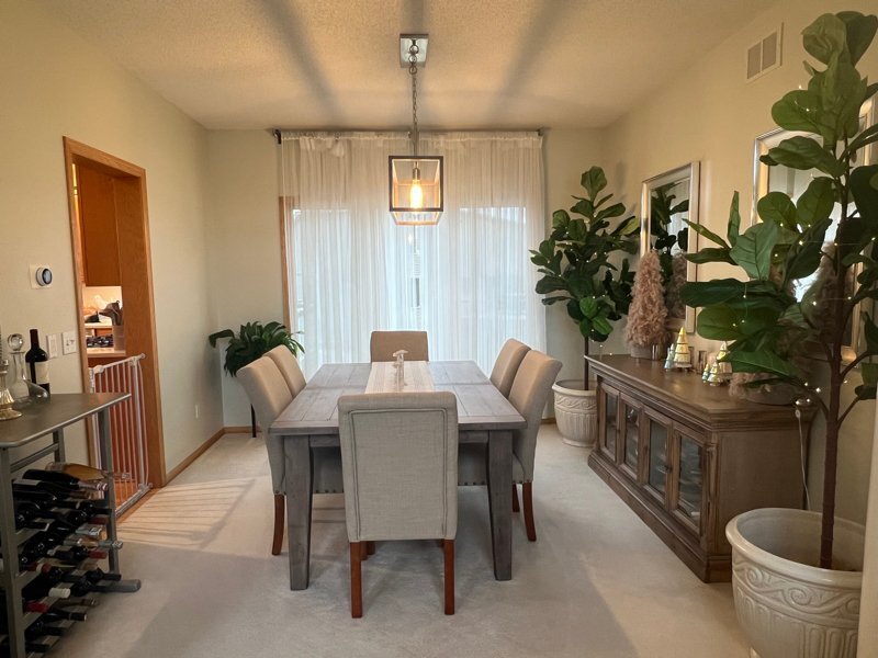 Building Photo - 8633 Carriage Hill Ct