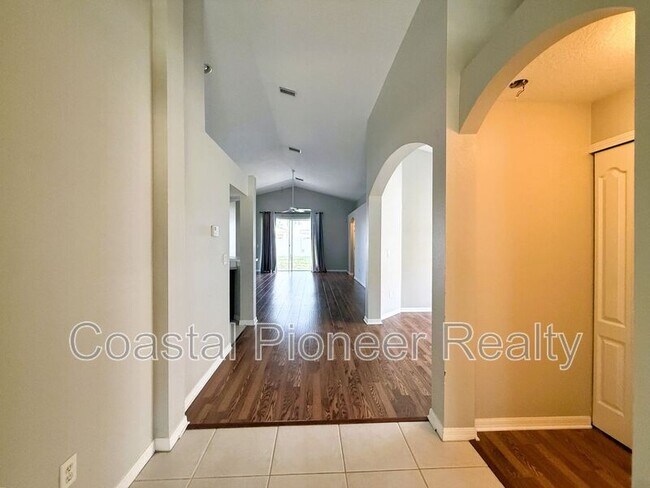 Building Photo - 2345 Roanoke Springs Dr