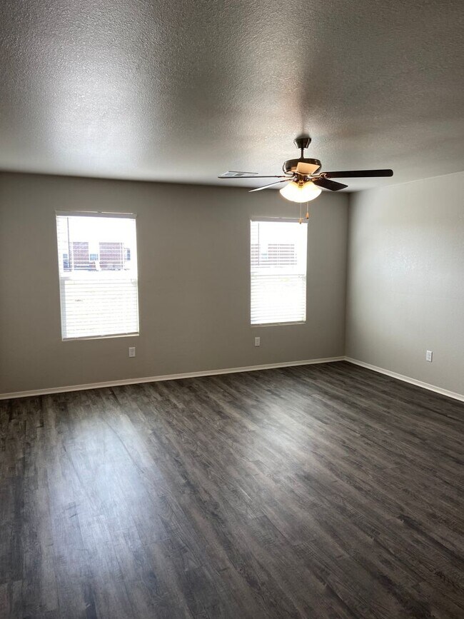 Building Photo - *PreLeasing* Four Bedroom | Two Bath Home in Bridlewood