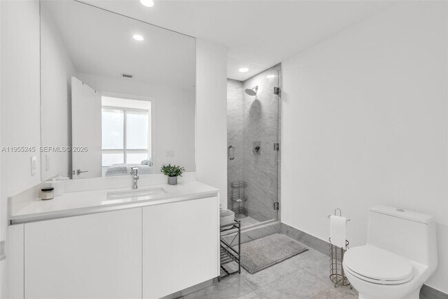 Building Photo - 650 NE 32nd St