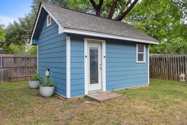 Building Photo - 1001 Timber Bend Dr