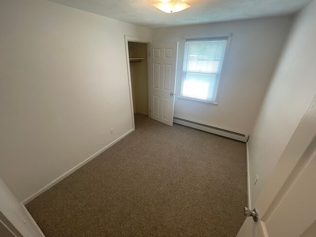 Building Photo - Charming 3-Bedroom Home with Backyard & Of...