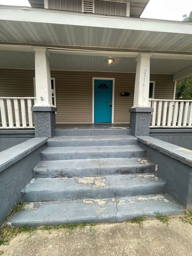 Primary Photo - Spacious 3 Bedroom 1 Bath home available now!