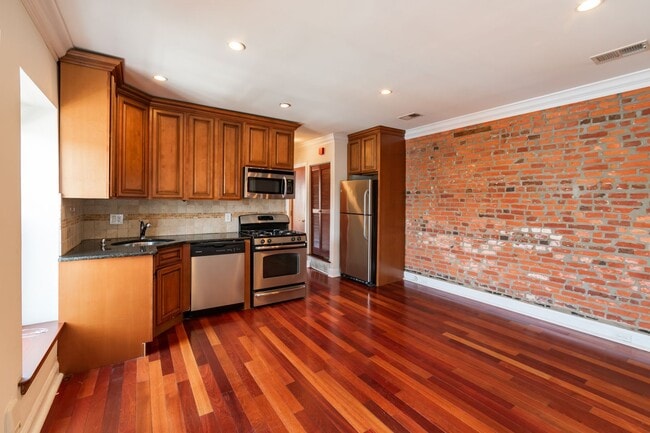 Building Photo - 2739 W Girard Ave