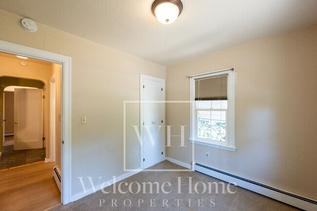 Building Photo - Vintage Home with Room to Entertain