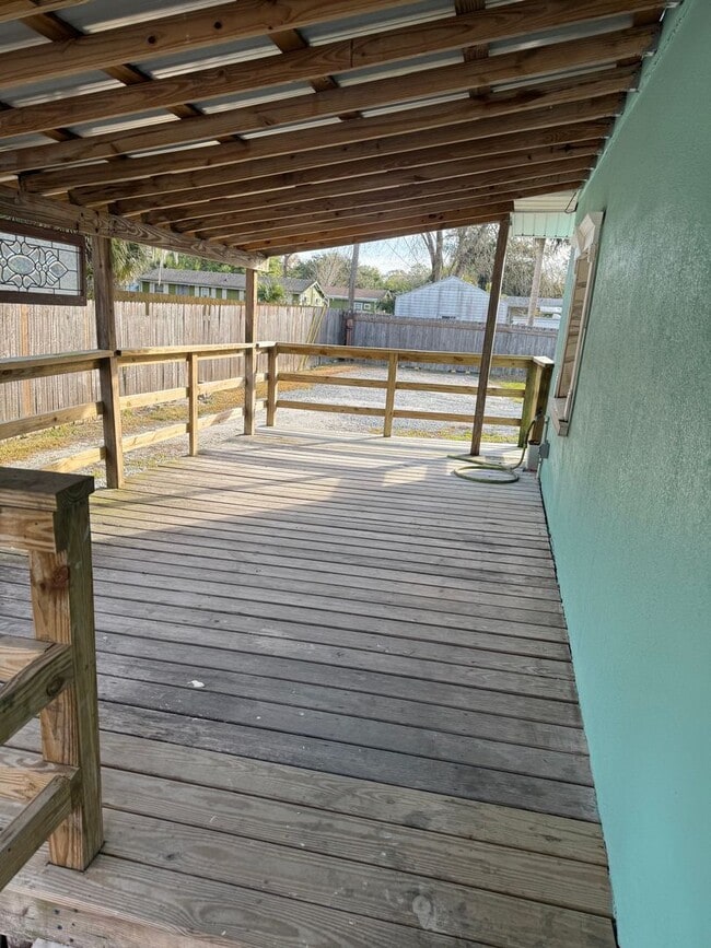 Building Photo - 330 Palm Ave