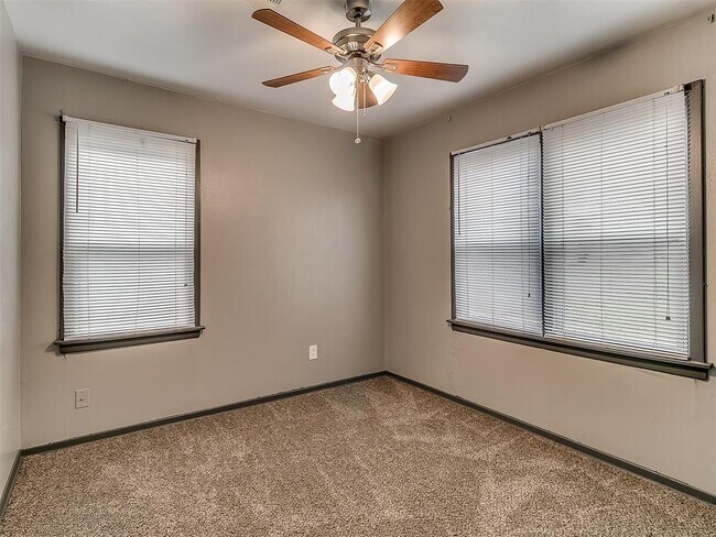 Building Photo - 4209 NE 19th St