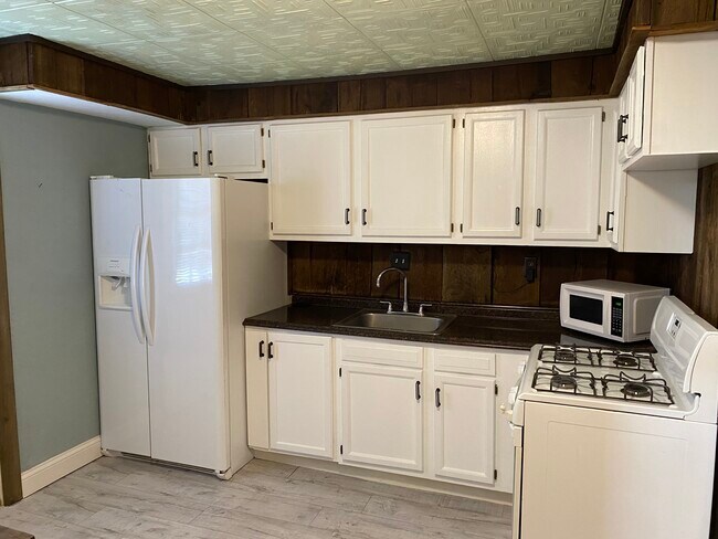 Microwave included - 5920 Kellogg Ave