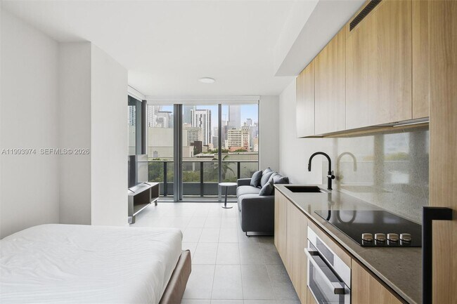 Building Photo - 121 NE 5th St