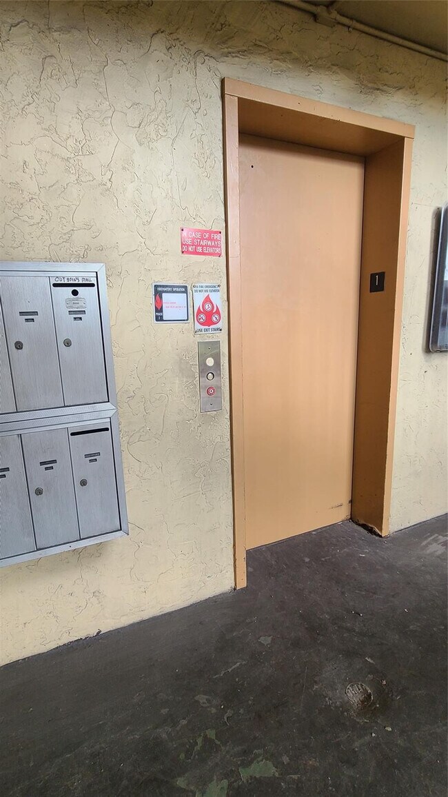 Building Photo - 4121 NW 26th St