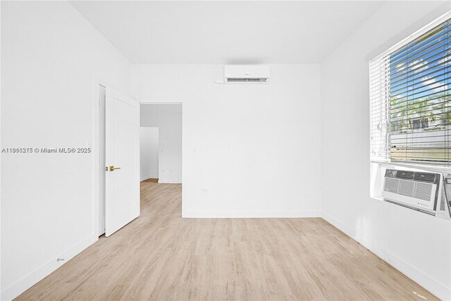 Building Photo - 641 10th St