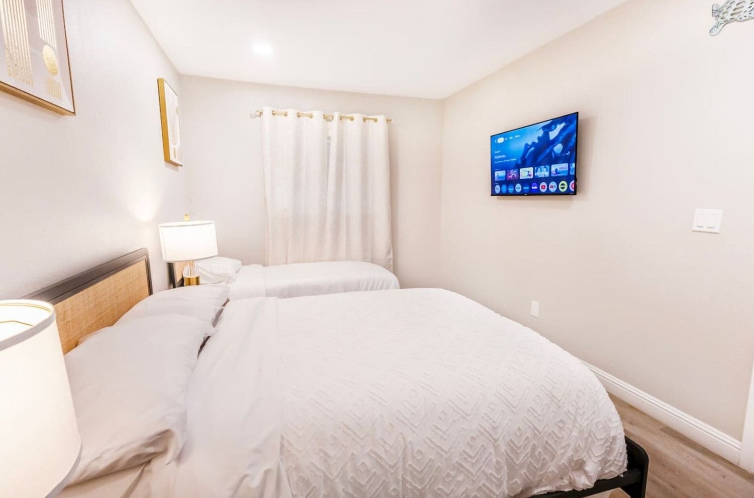 Building Photo - 451 E Lincoln Ave