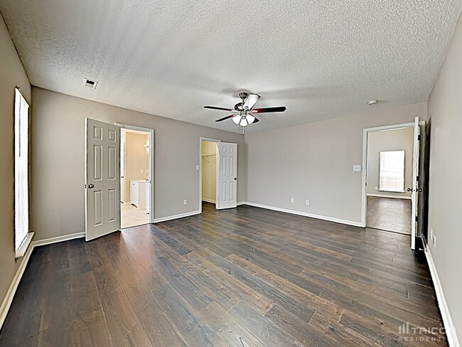 Building Photo - 5946 Laurenfield Dr