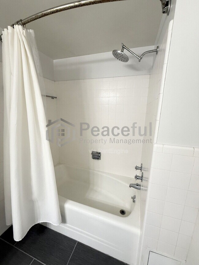 Building Photo - 515 S 1000 E