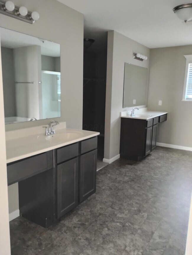Building Photo - 1453 Hoovler Way