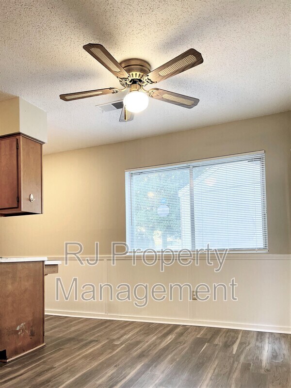 Building Photo - 4575 Buffer Dr