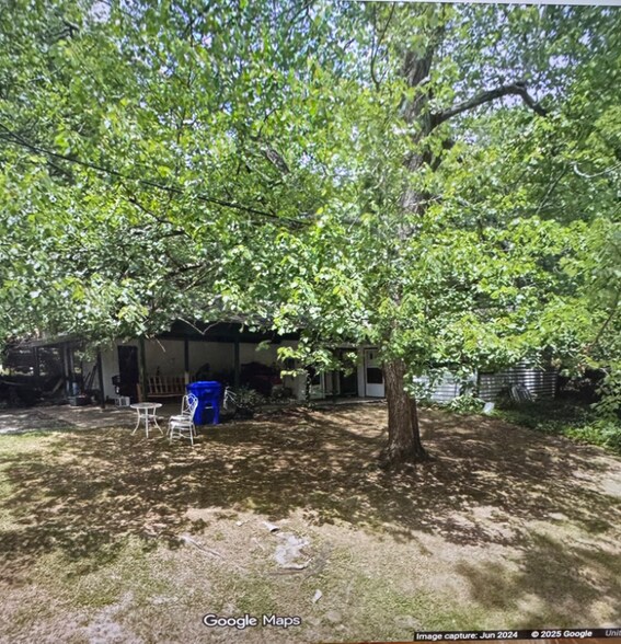 Primary Photo - 11 Davie Cir