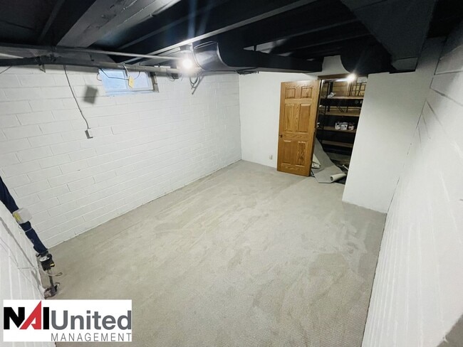 Building Photo - 3 bedroom, 2 bathroom close to Unity Point...