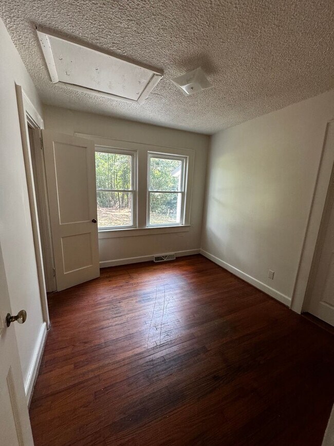 Building Photo - 3 bedroom w/ 1 bath home in Shelby, NC