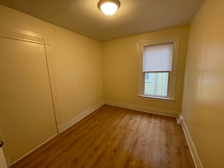 Building Photo - 50 Lawrence St