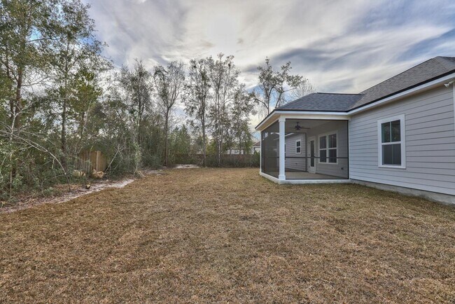 Building Photo - 43 Sarlan Garden Dr
