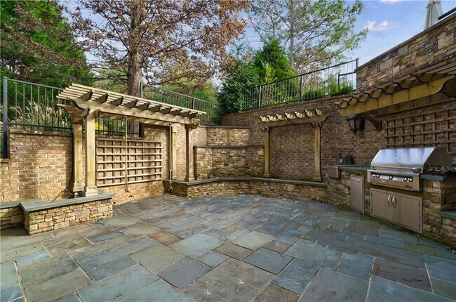 Building Photo - 521 Brendlynn Ct