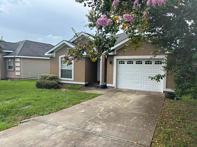 Building Photo - 5261 Montejo Dr