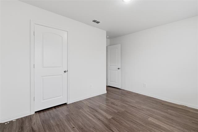 Building Photo - 104 Holiday Dr