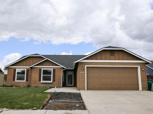 Primary Photo - 3 Bed Home with Attached Garage