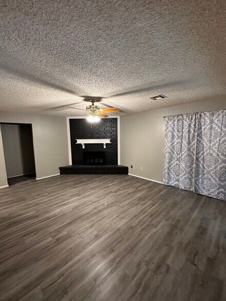 Building Photo - 301 N Morgan Dr