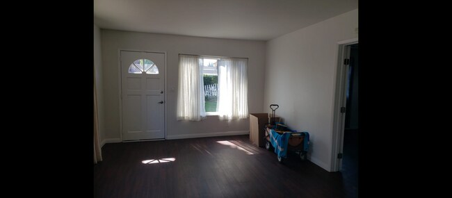 Building Photo - 14715 Addison St