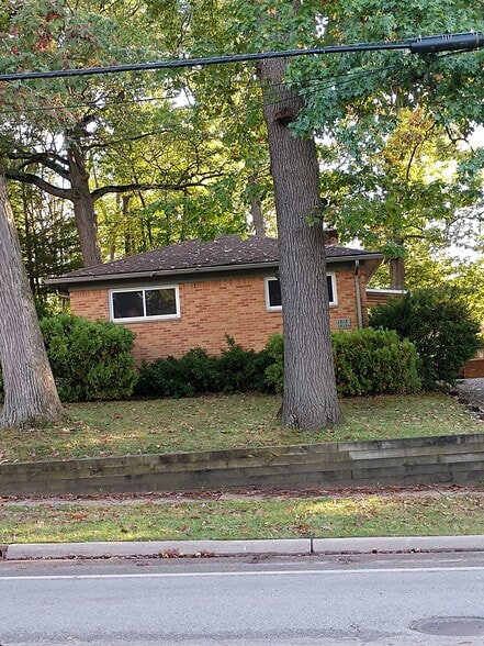 Building Photo - 1813 Dexter Ave
