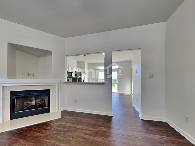 Building Photo - 2604 Oasis Ln